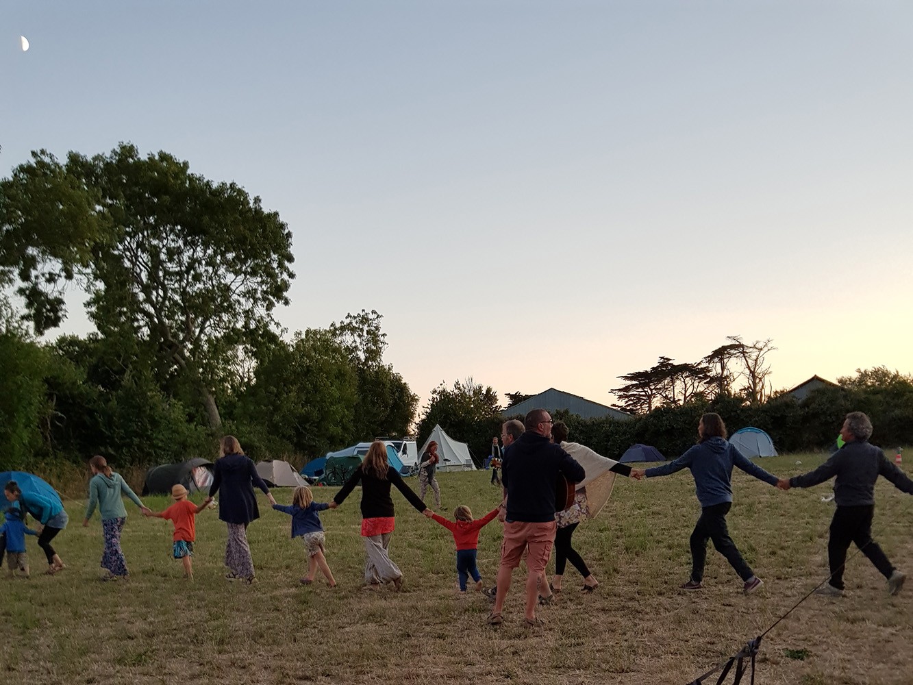 La ronde du soir pour les petits